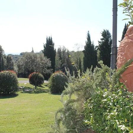 Il Borgo Di Montereggi Alloggio per agriturismo *